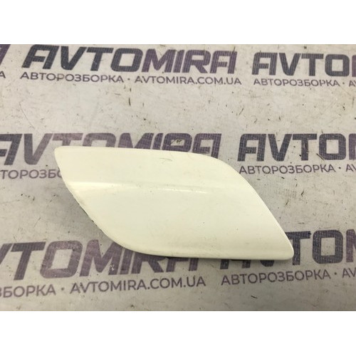 Заглушка переднього бамперу права Opel Astra H 2004-2007 13126034